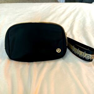 NWT Lululemon belt bag